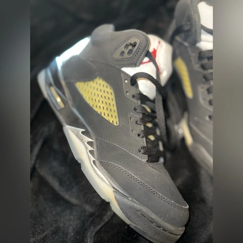 Jordan 5 retro og bg 'metallic' 2016 Boy Size 6y (Must See)